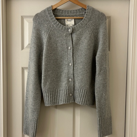 Abercrombie & Fitch Sweaters - Abercrombie & Fitch Crew Neck Women's Cardigan Size Large